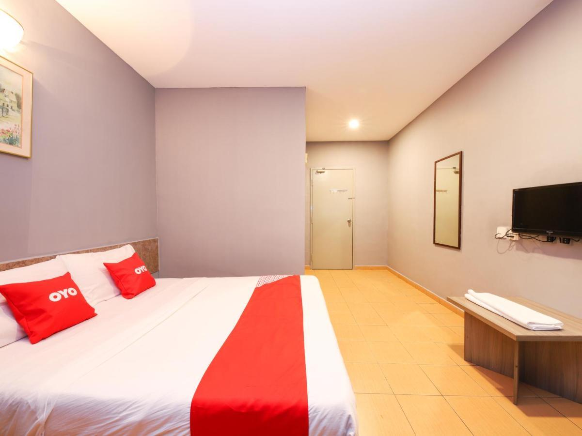Oyo 89676 Hotel 22 Σερεμπάν Εξωτερικό φωτογραφία