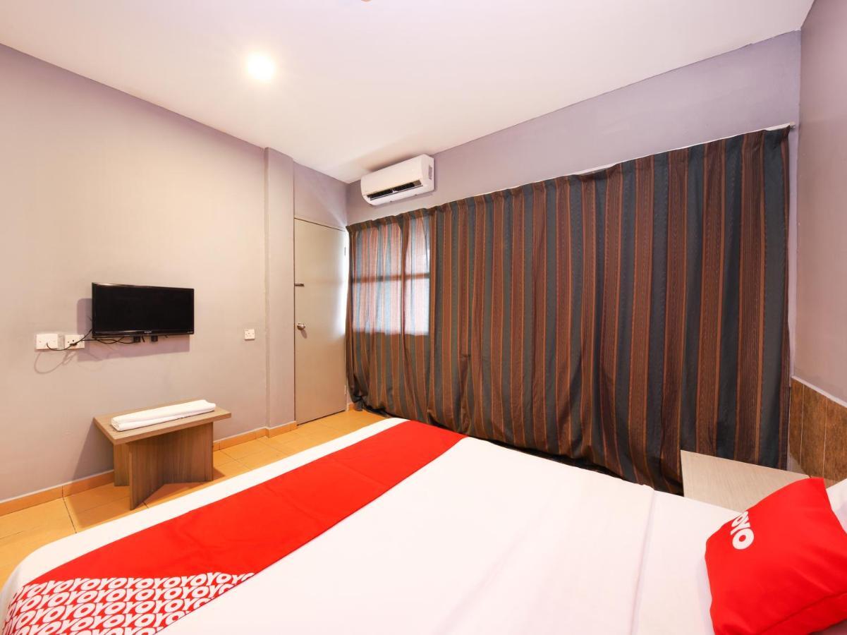 Oyo 89676 Hotel 22 Σερεμπάν Εξωτερικό φωτογραφία