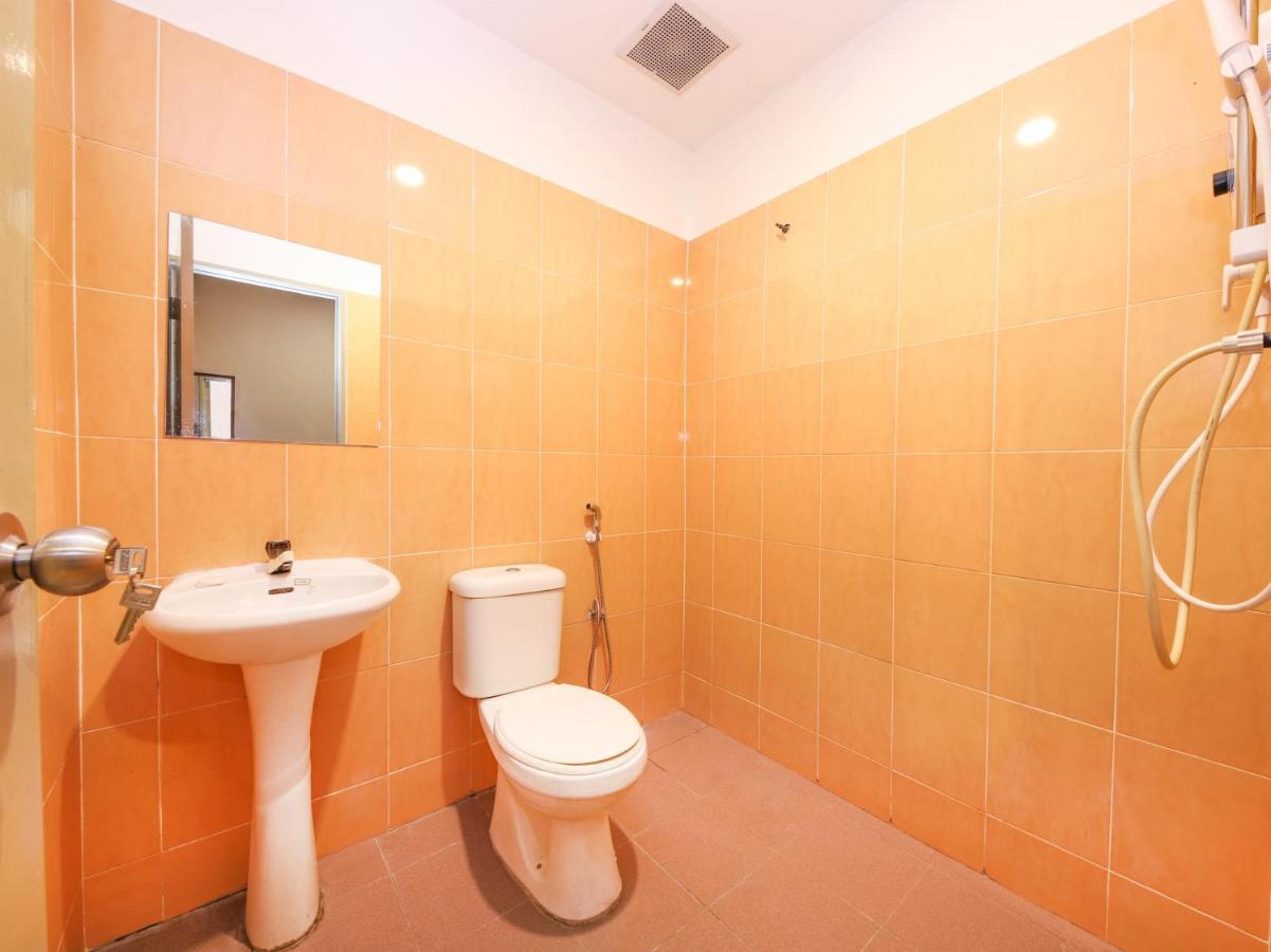 Oyo 89676 Hotel 22 Σερεμπάν Εξωτερικό φωτογραφία