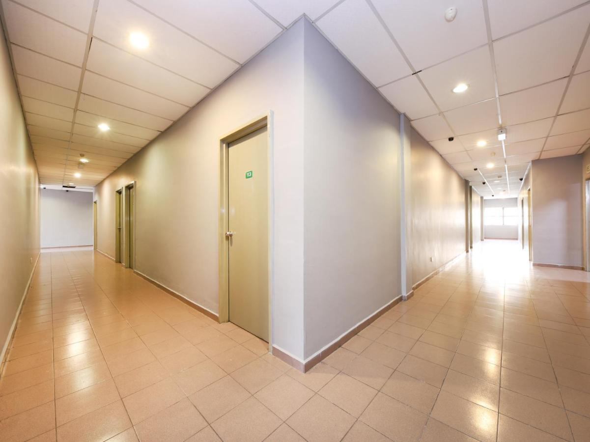Oyo 89676 Hotel 22 Σερεμπάν Εξωτερικό φωτογραφία